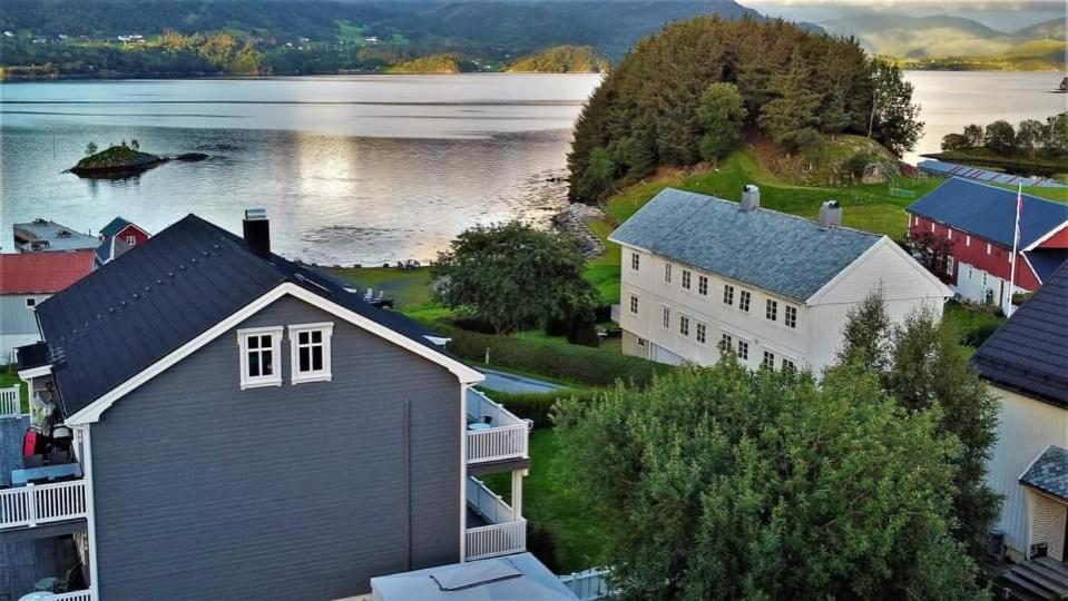 Ferienwohnung Ola Bua Near The Atlantic Road Lyngstad Exterior foto