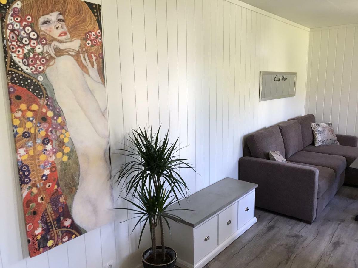 Ferienwohnung Ola Bua Near The Atlantic Road Lyngstad Exterior foto