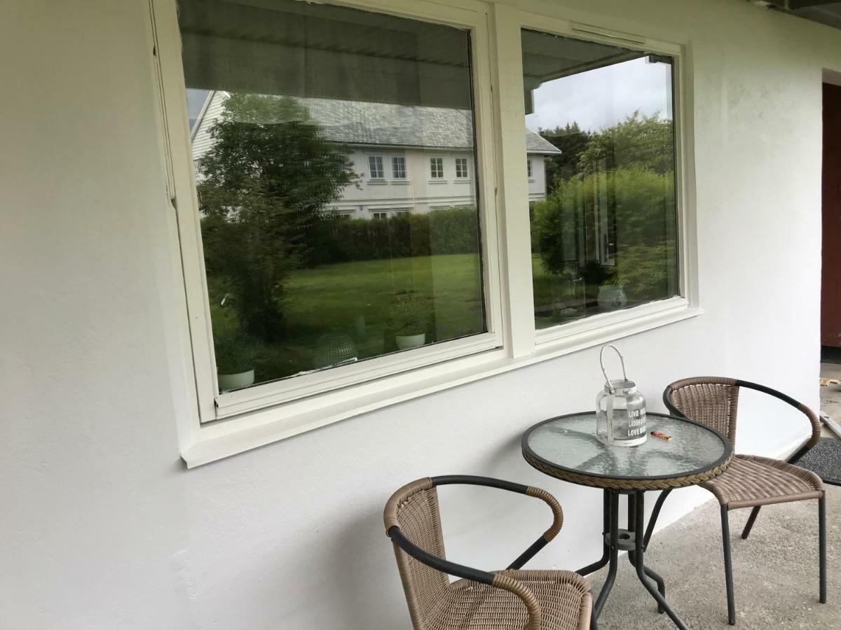 Ferienwohnung Ola Bua Near The Atlantic Road Lyngstad Exterior foto