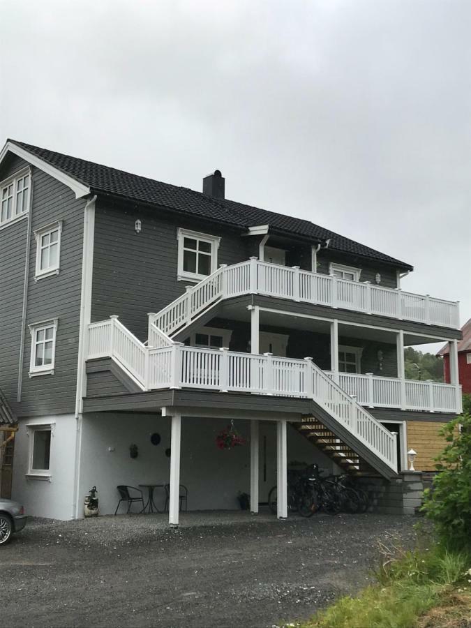 Ferienwohnung Ola Bua Near The Atlantic Road Lyngstad Exterior foto