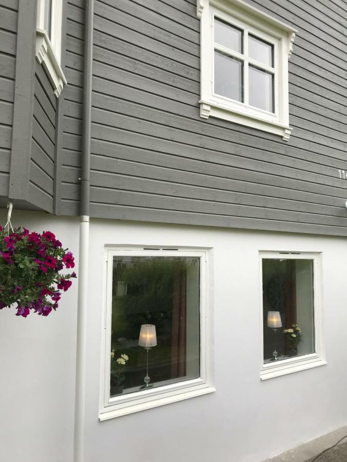 Ferienwohnung Ola Bua Near The Atlantic Road Lyngstad Exterior foto