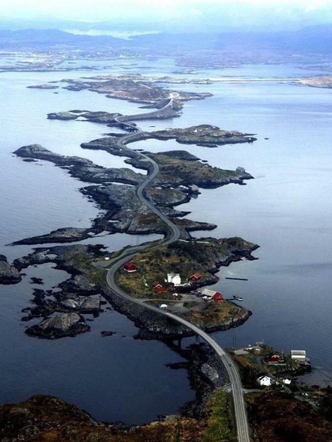 Ferienwohnung Ola Bua Near The Atlantic Road Lyngstad Exterior foto