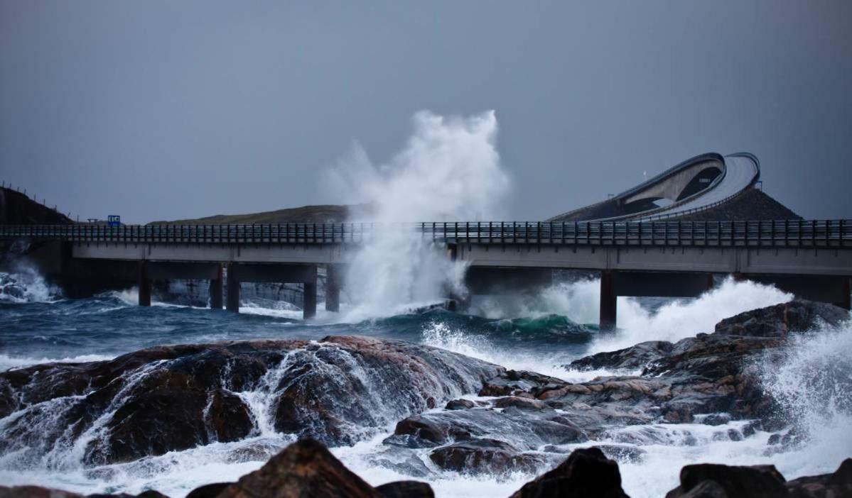 Ferienwohnung Ola Bua Near The Atlantic Road Lyngstad Exterior foto