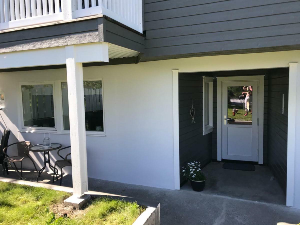 Ferienwohnung Ola Bua Near The Atlantic Road Lyngstad Exterior foto